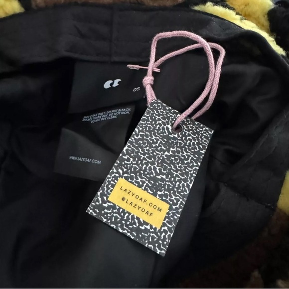 Lazy Oaf Brown Flower Fleece Hat, NWT - Picture 4 of 4